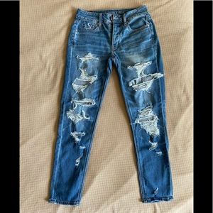 AE tomgirl jeans